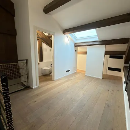 800q Luxury Penthouse & Panoramic Terrace