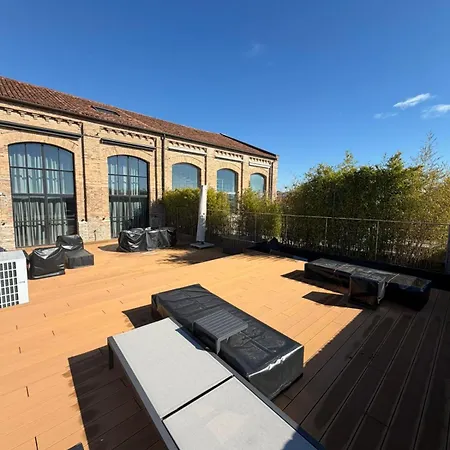 800q Luxury Penthouse & Panoramic Terrace