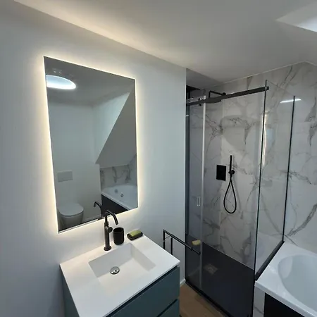 800q Luxury Penthouse & Panoramic Terrace Apartment *