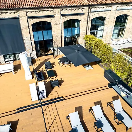 800q Luxury Penthouse & Panoramic Terrace